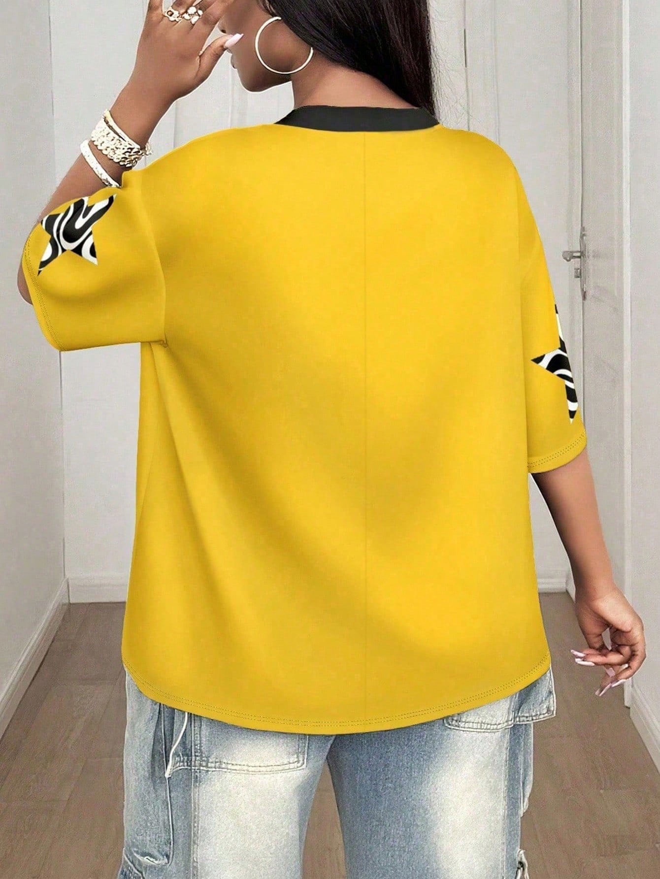 CURVE+ Plus Size Women's Casual Yellow Contrast Letter Print Notch Neck Short Sleeve T-Shirt, Gothic Summer Everyday Versatile Fashion For Night Out