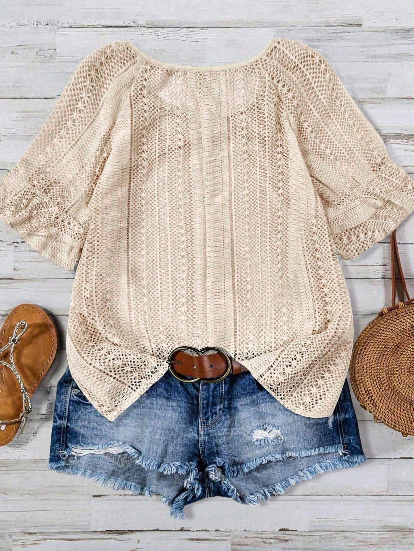 CURVE+ Plus Size Women's Hollow Lace Vacation Beach Fashion Versatile Round Neck Top