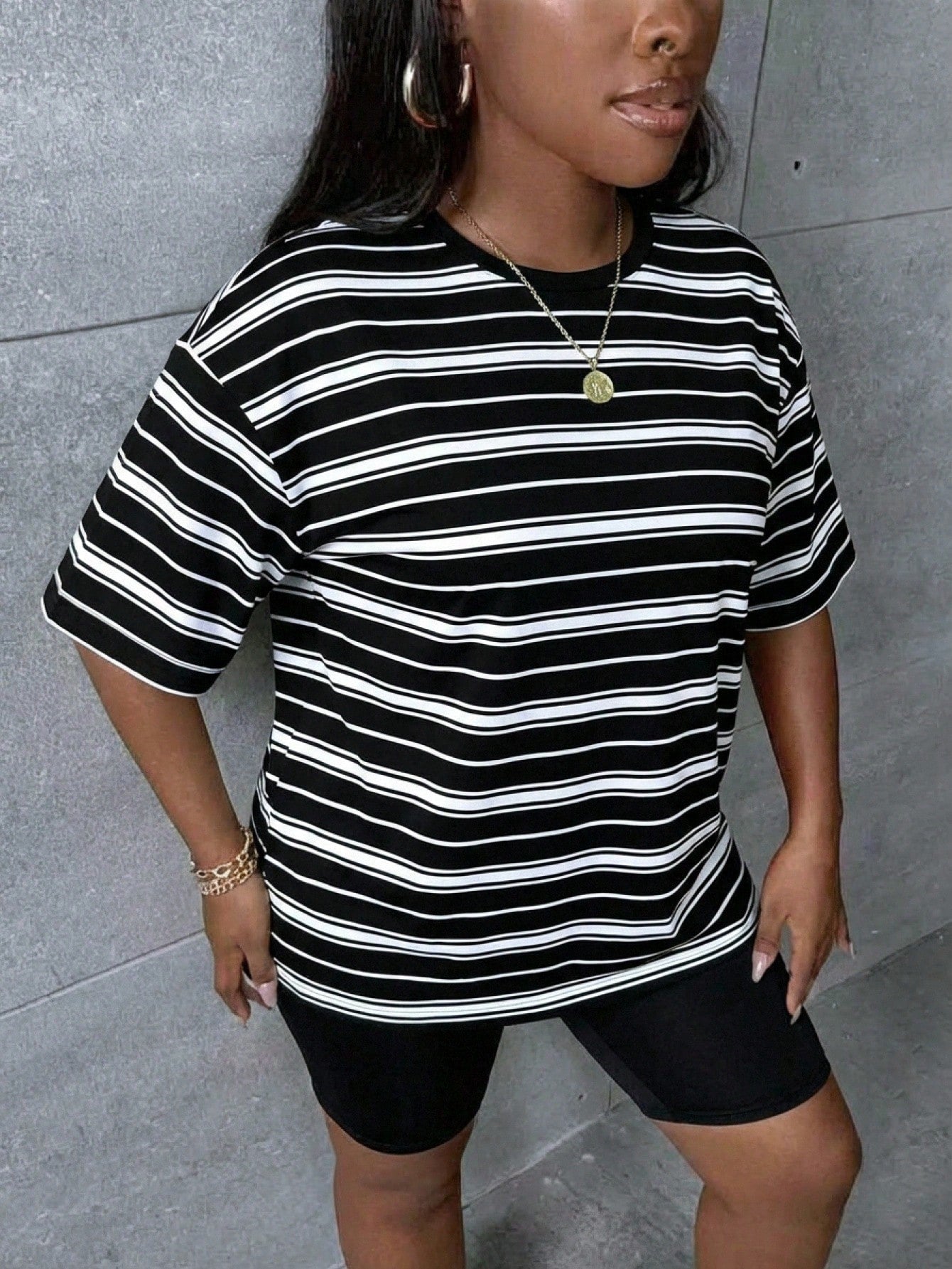 CURVE+ Plus Size Women's Striped Print Crew Neck Drop Shoulder Short Sleeve Casual T-Shirt Formal Vacation Black And White Summer