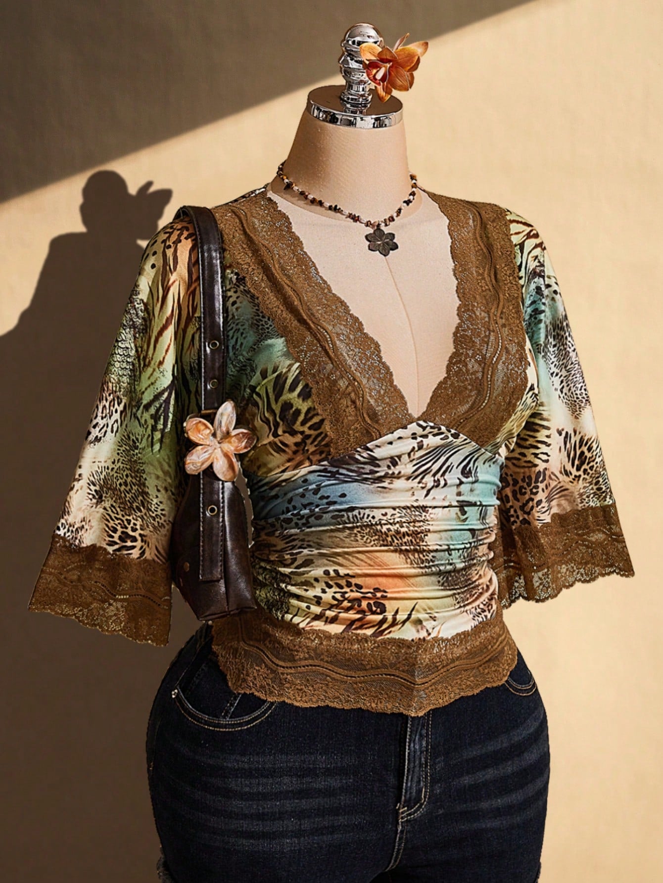 CURVE+ Plus Size Y2K Retro Sexy Leopard Print V-Neck Lace Patch Flared Sleeve Top Fall, Winter 2026 22W
