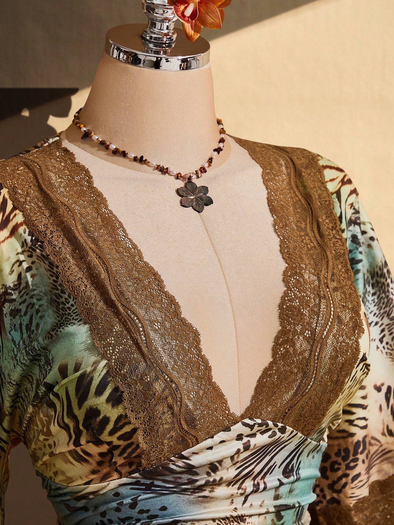 CURVE+ Plus Size Y2K Retro Sexy Leopard Print V-Neck Lace Patch Flared Sleeve Top Fall, Winter 2026 22W