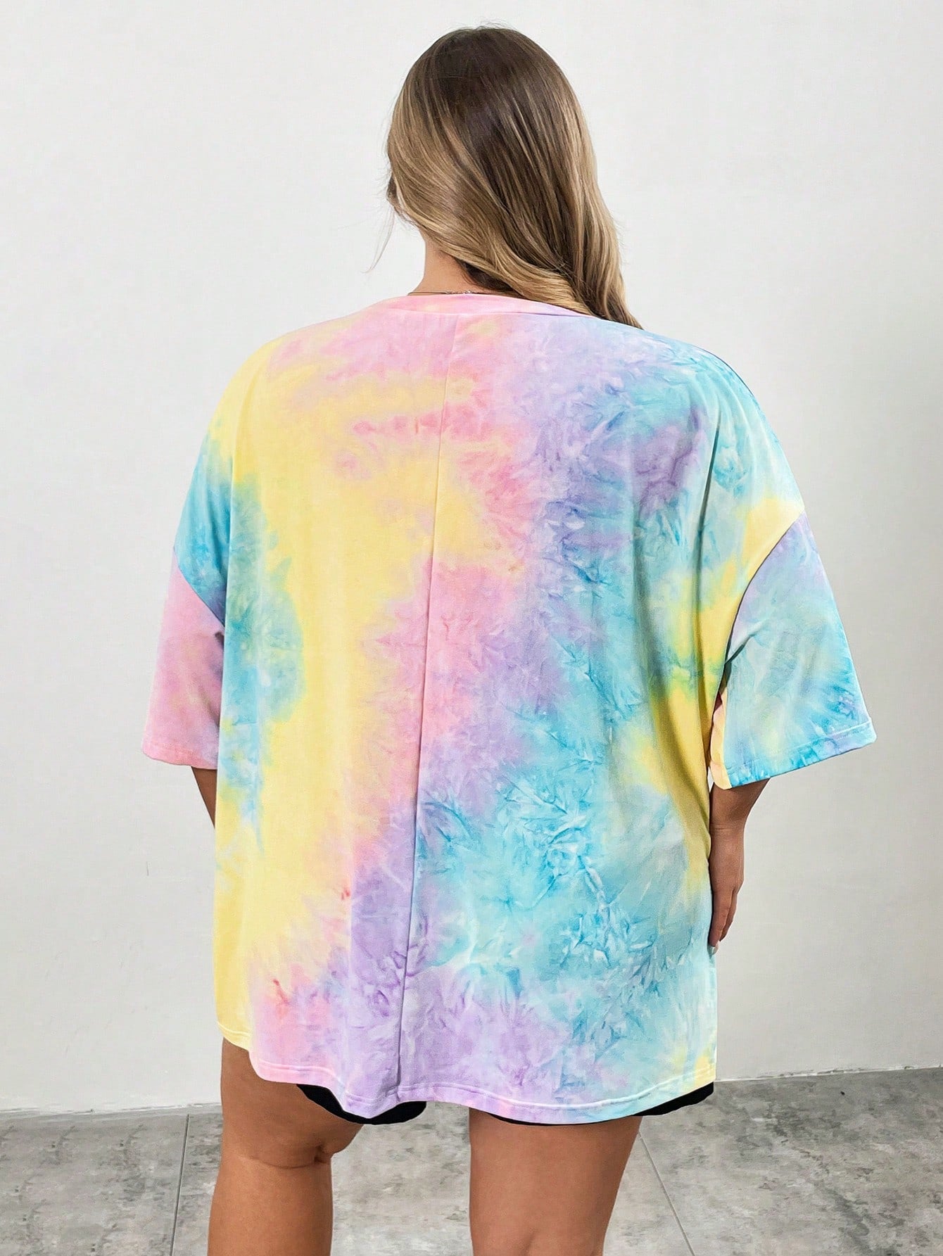 CURVE+ Women's Light Purple Printed Round Neck Short Sleeved T-Shirt In Plus Size For Summer Office Concert Business Casual Mom