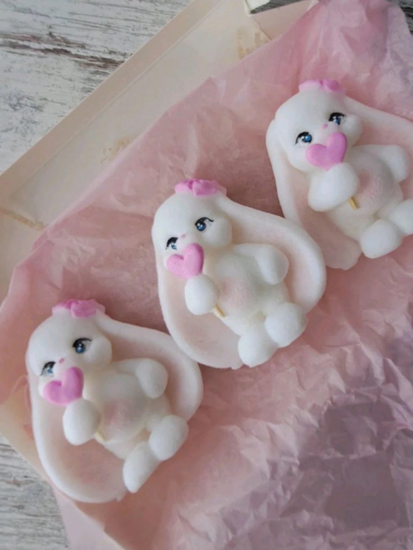Cute Drooping Ear Rabbit, Heart, Butterfly Silicone Candle Mold. 3D Stereoscopic Relief Craftsmanship, Reproducing Soft Plush Rabbit Texture, Exquisite And Adorable Design. Made Of High-Quality Soft S