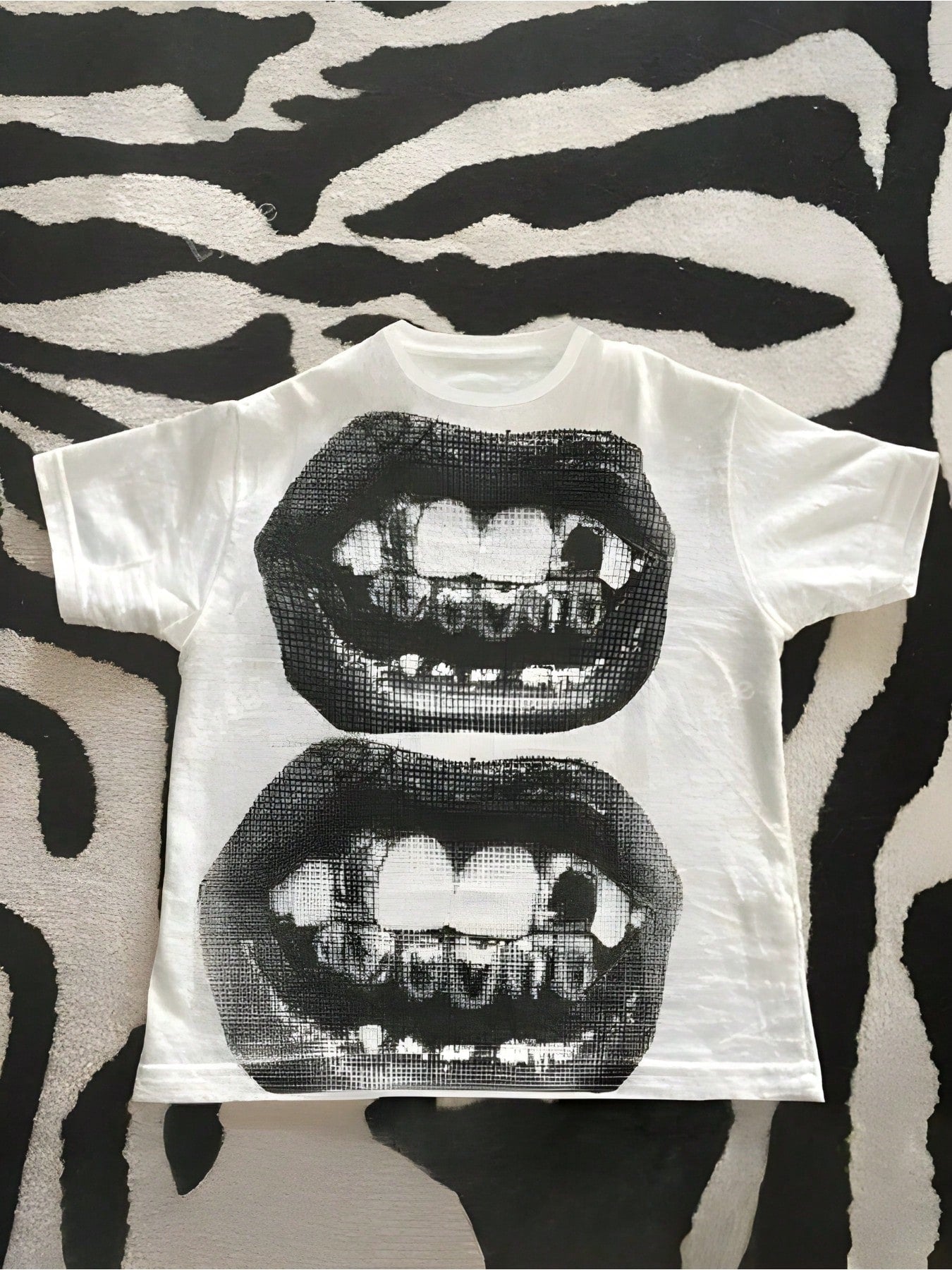 Double Lips Graphic Printed Cotton T-Shirt Edgy Tee,Casual Soft Short-Sleeved 100% Cotton 220g T-Shirt