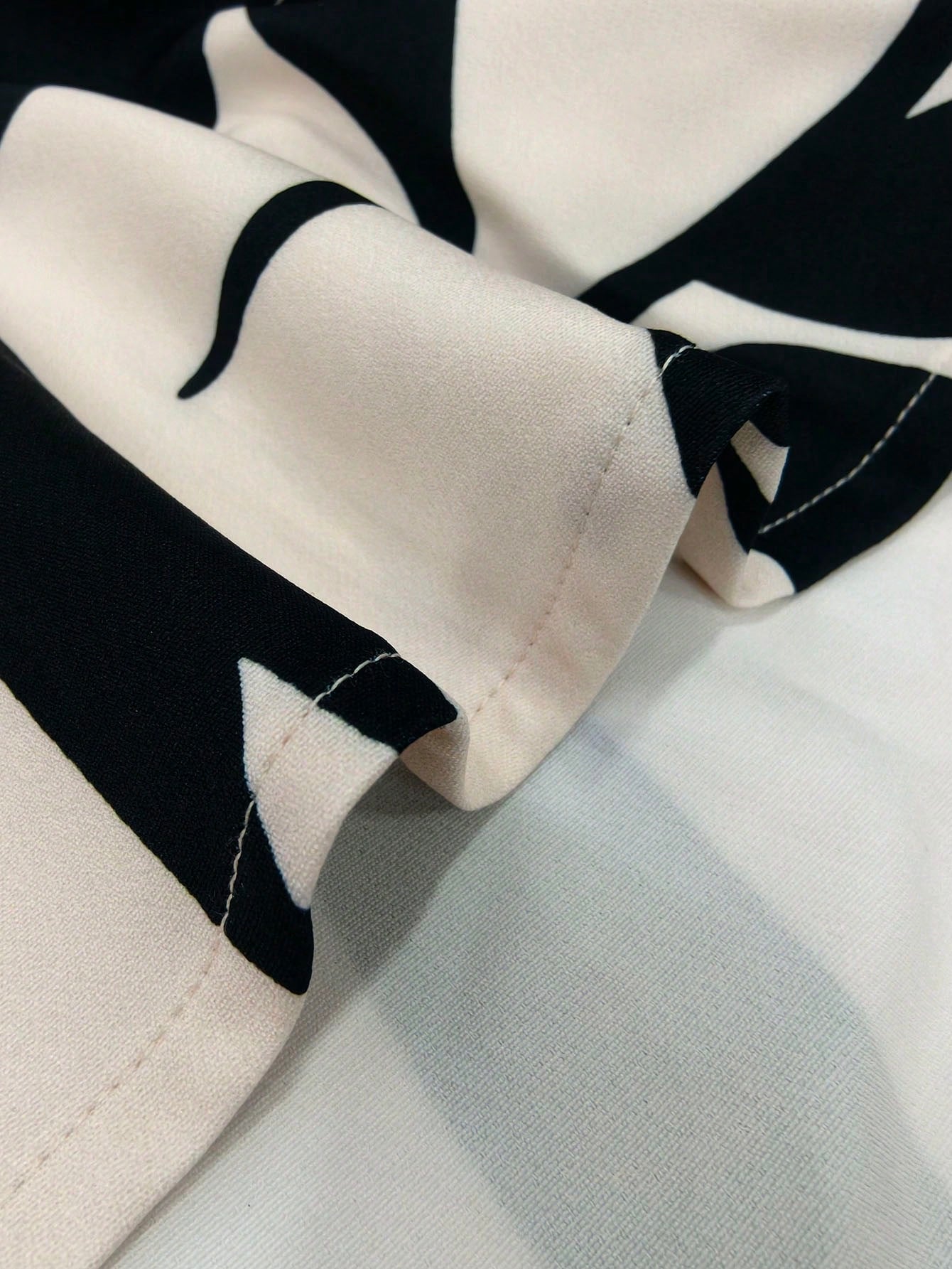 Elenzga Fashionable Elegant OL Lapel Collar Deep V-Neck Waist Seam Pleated Black Printed Pattern Short Sleeve Plus Size Women's Top