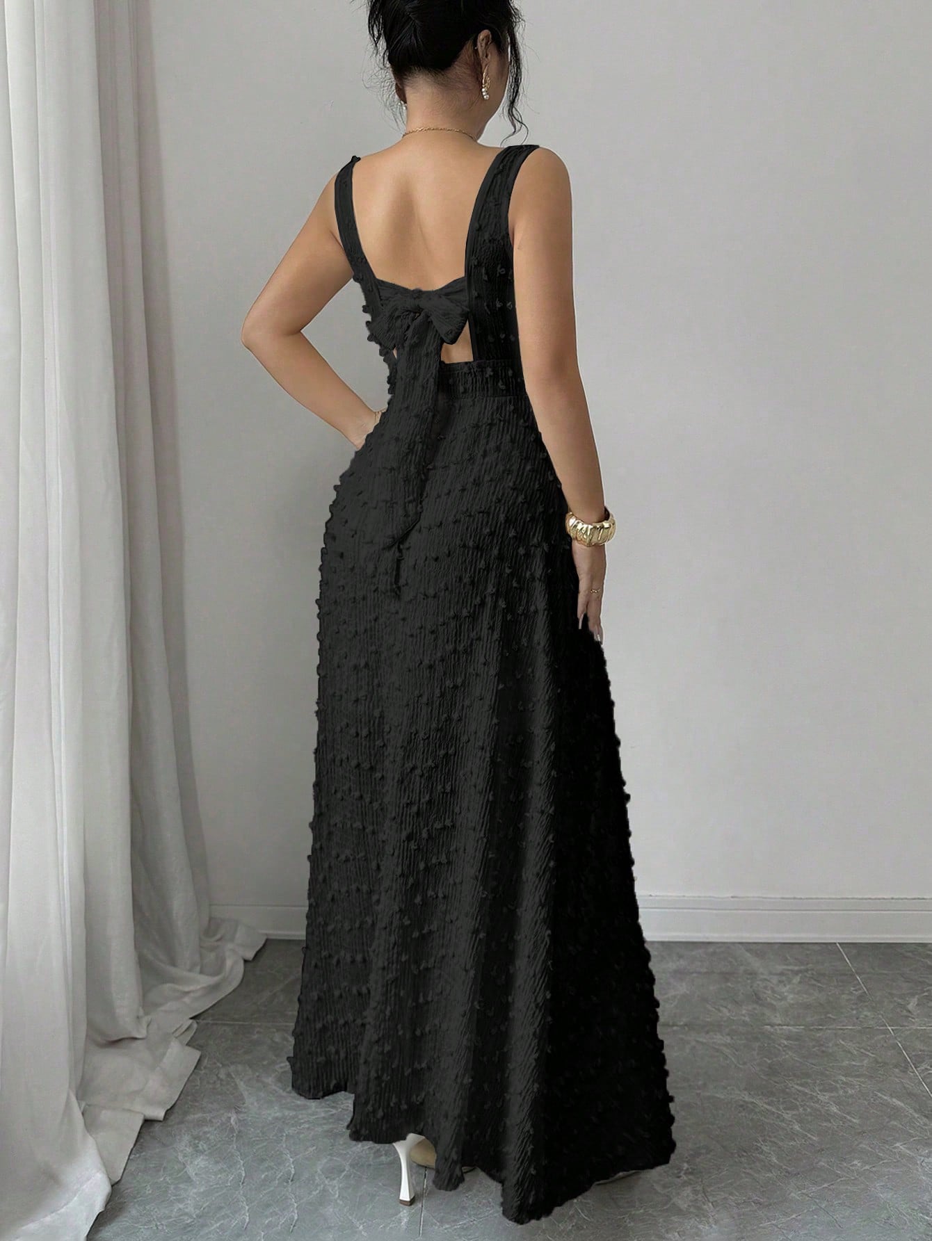Elenzga New Sleeveless Square Neck Textured Knit Dress With Open Back Bow Tie Design, Elegant Fitted Party Dress