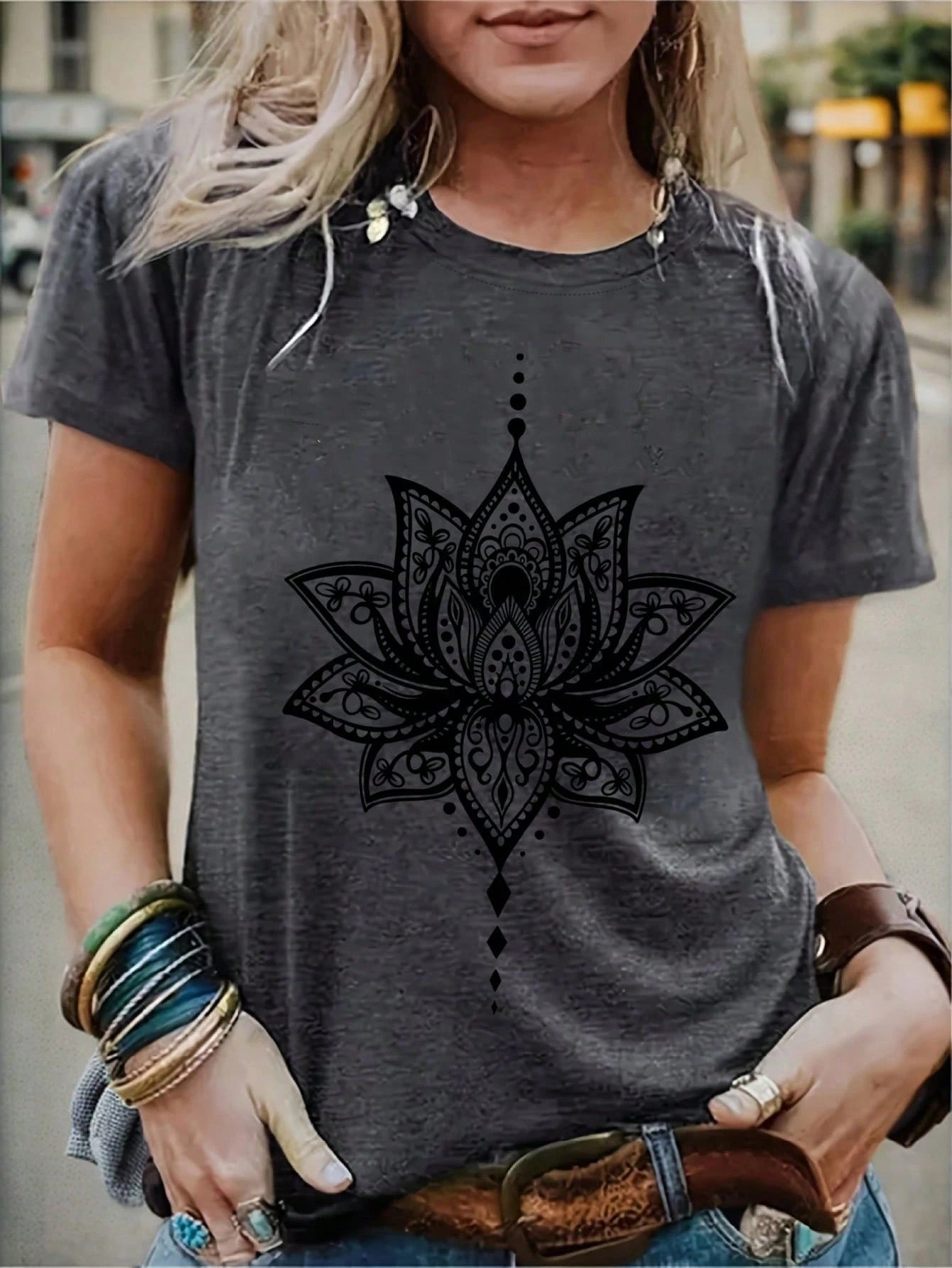 EMERY ROSE Casual Minimalist Lotus Print Round Neck Short Sleeve Form-Fitting Plus Size T-Shirt For Women, Suitable For Summer Suitable For Going Out