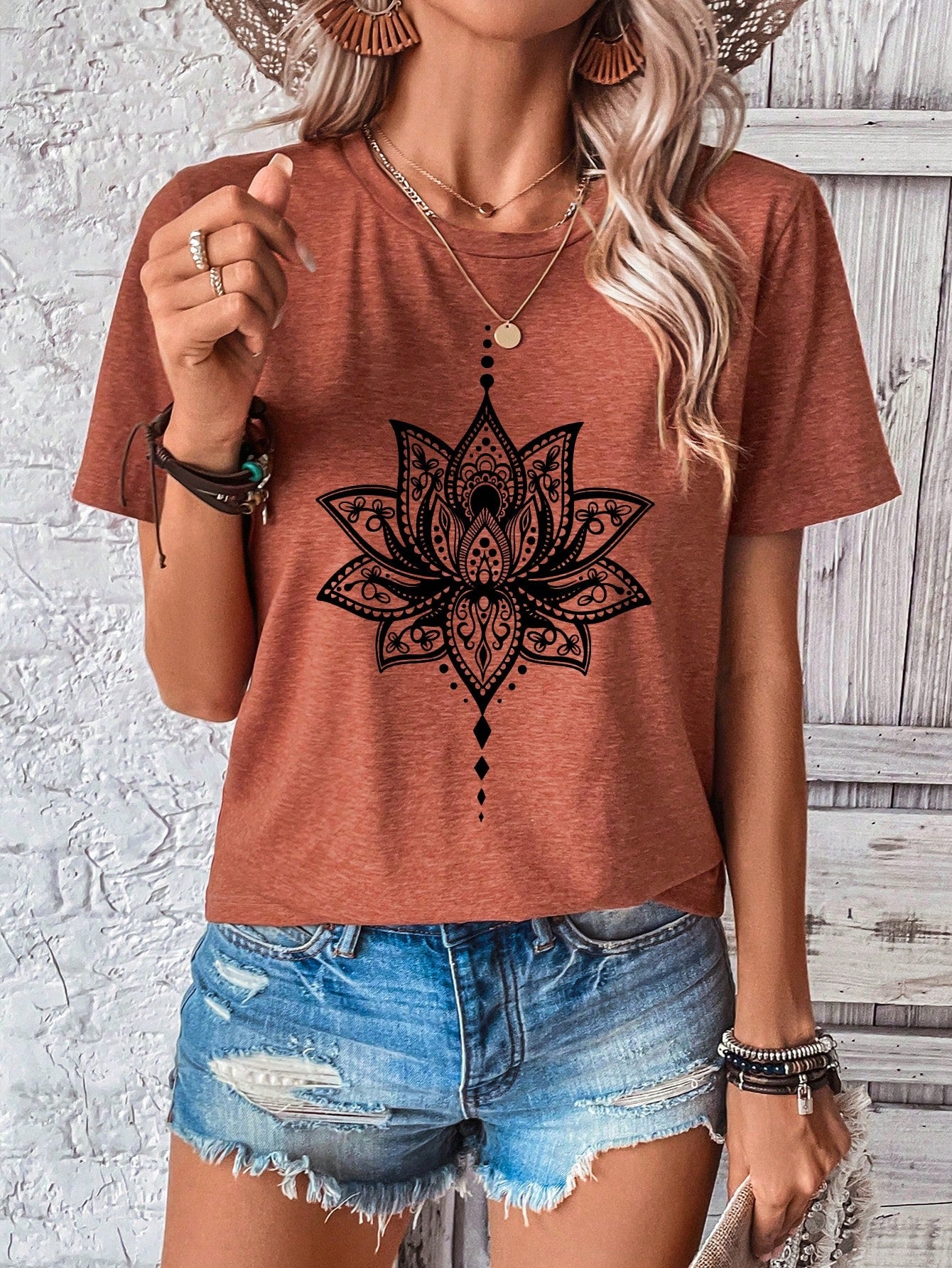 EMERY ROSE Casual Minimalist Lotus Print Round Neck Short Sleeve Form-Fitting Plus Size T-Shirt For Women, Suitable For Summer Suitable For Going Out