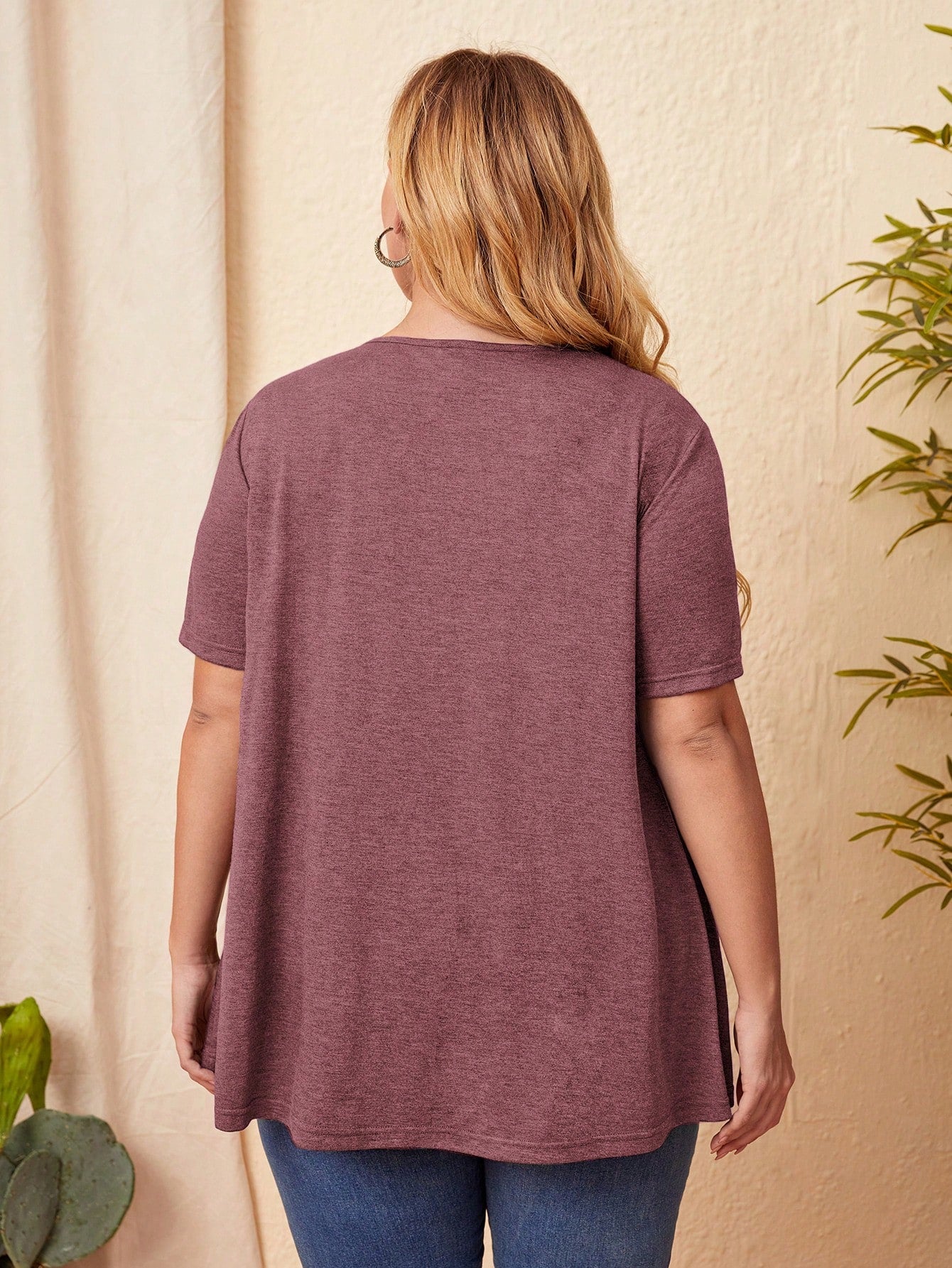 EMERY ROSE Plus Button Detail Asymmetrical Hem Tee