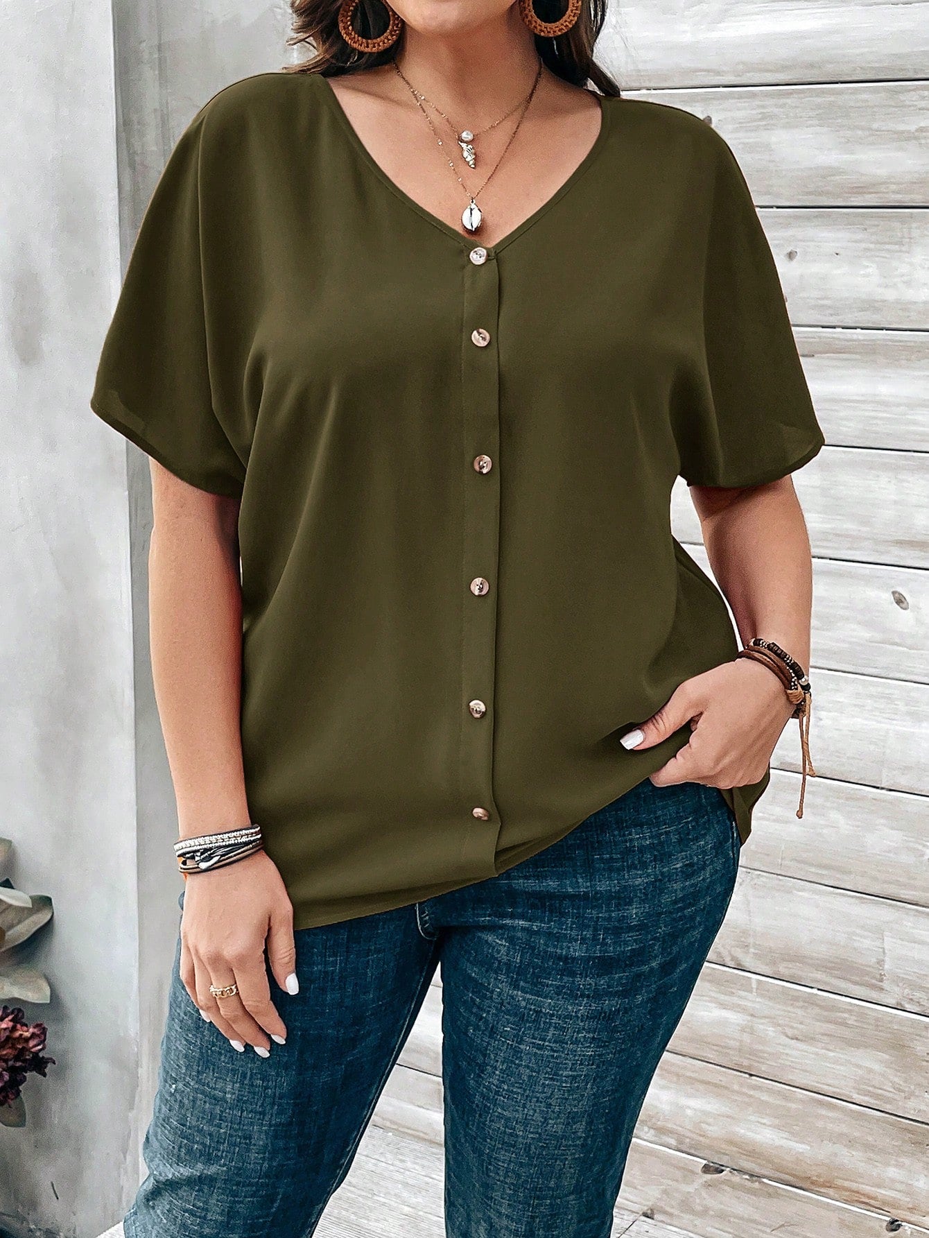 EMERY ROSE Plus Size Plain Batwing Sleeve Buttoned-Up Blouse
