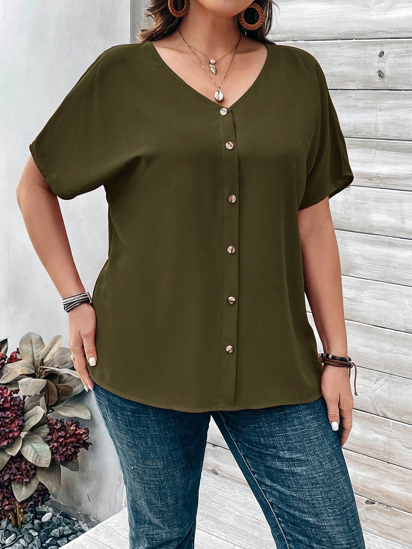 EMERY ROSE Plus Size Plain Batwing Sleeve Buttoned-Up Blouse