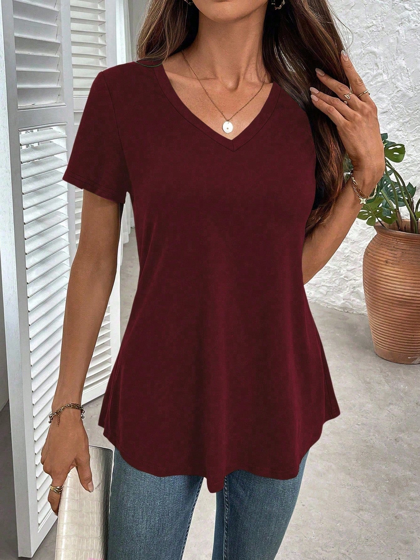 EMERY ROSE Plus Size Solid Short-Sleeved Casual V Neck T-Shirt For Summer