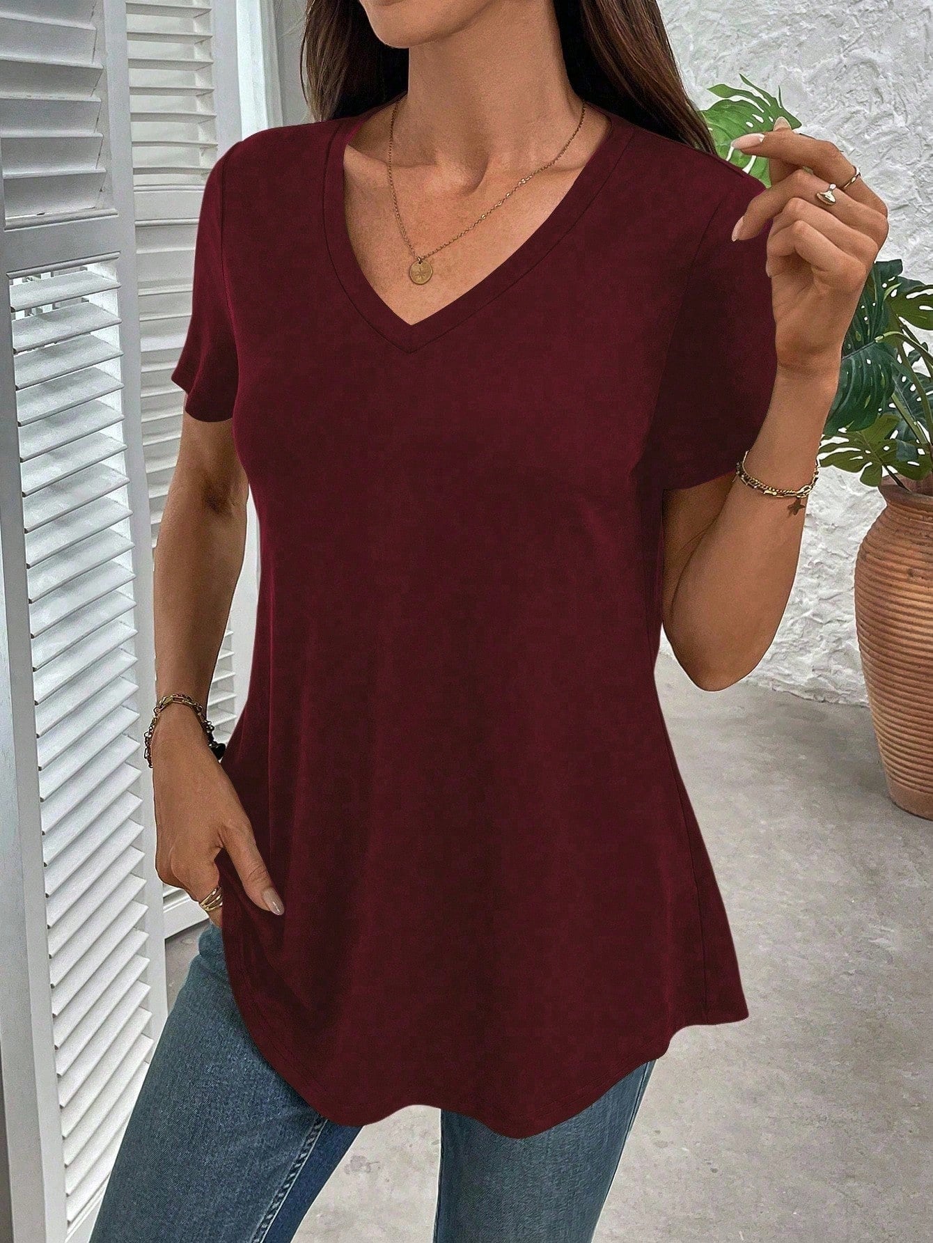 EMERY ROSE Plus Size Solid Short-Sleeved Casual V Neck T-Shirt For Summer