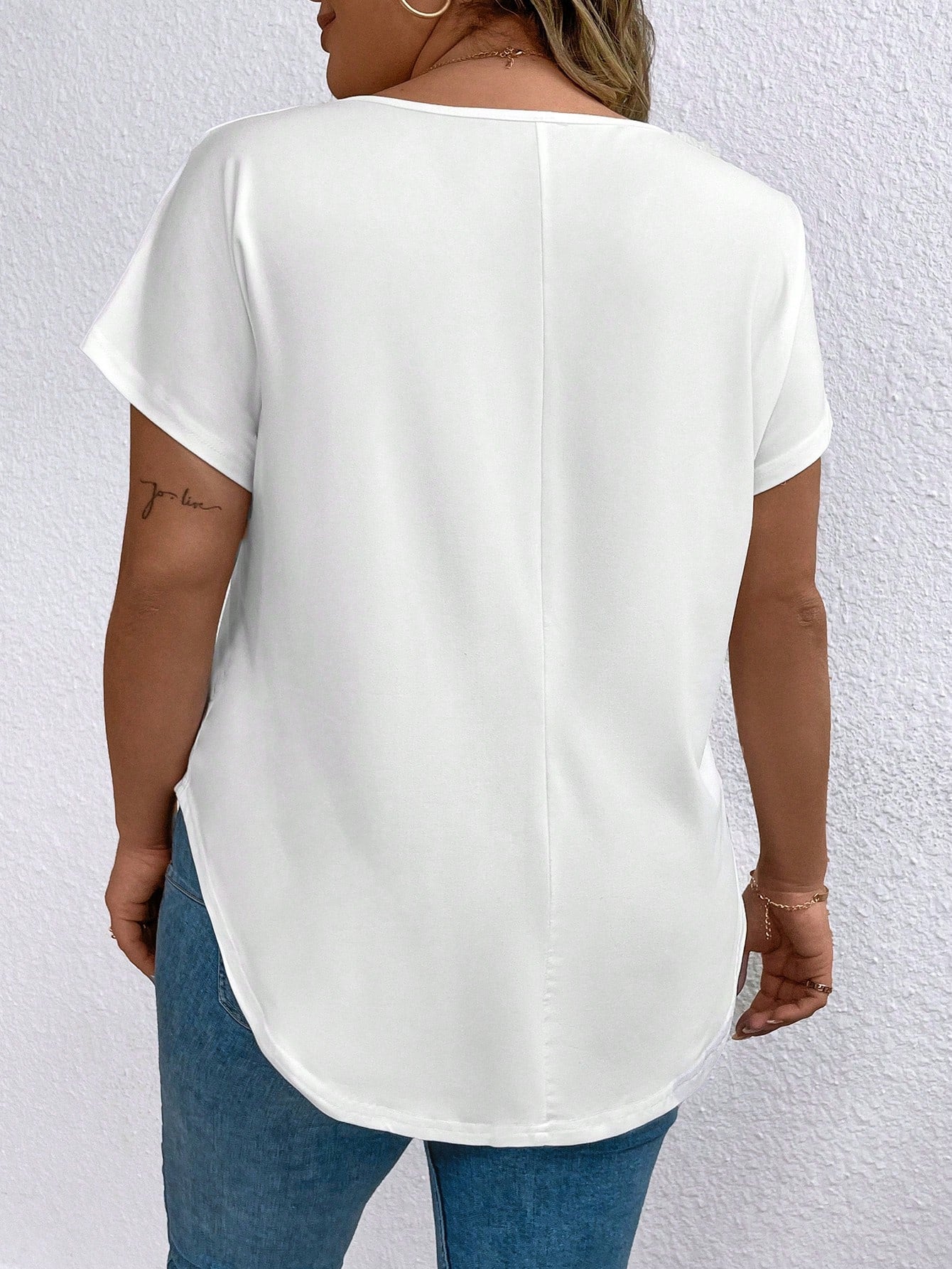 EMERY ROSE Plus Size Women's Solid V-Neck Casual Versatile Daily Short Sleeve T-Shirt