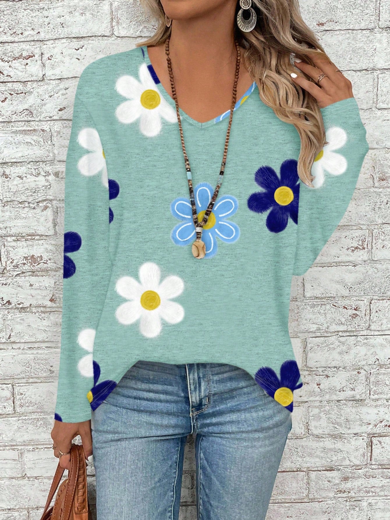 EMERY ROSE Plus Size Women's V-Neck Long Sleeve Loose T-Shirt With Textured Floral Print, Suitable For,Flower/Spring/Summer/Vacation Fall