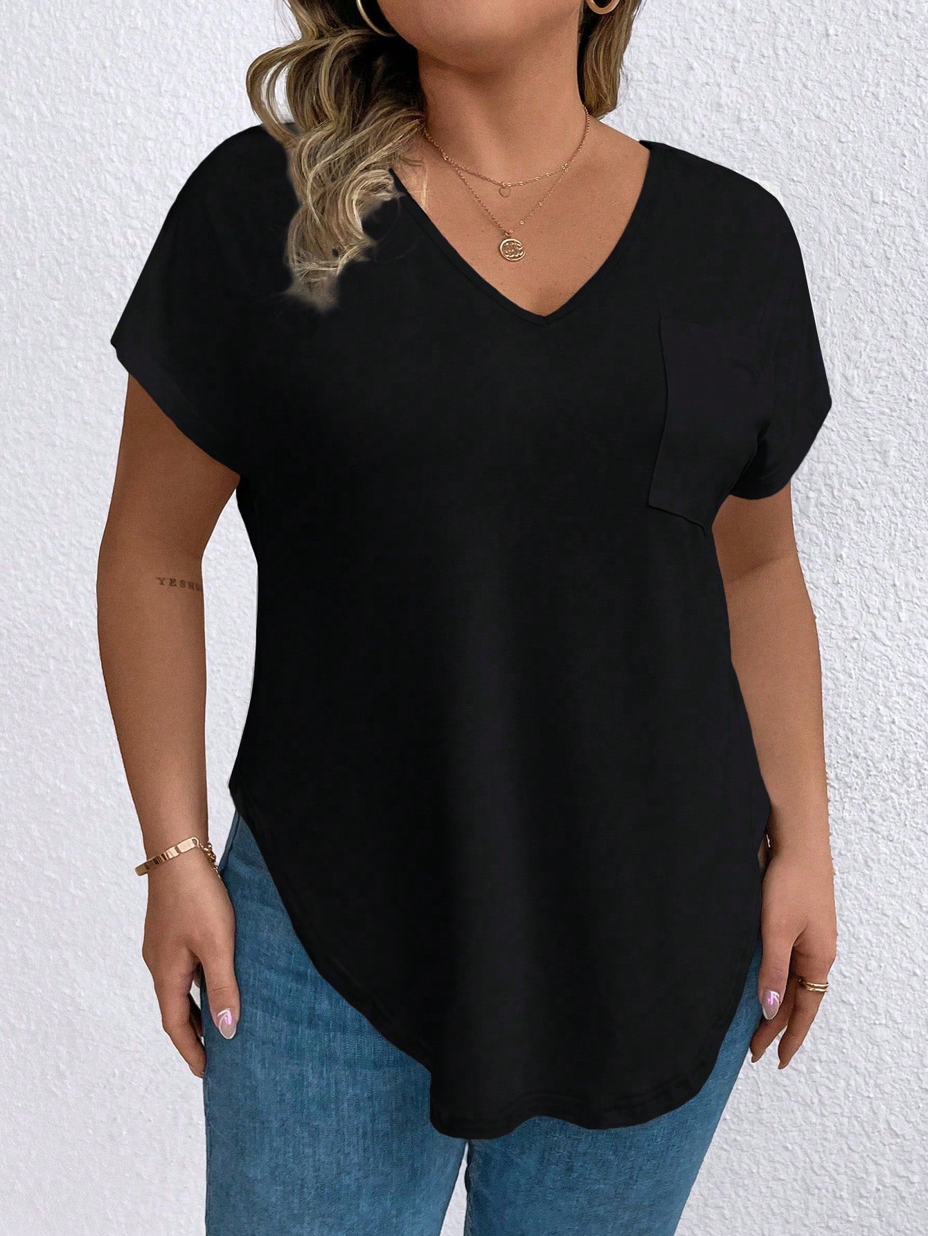 EMERY ROSE Plus Size Women's V-Neck T-Shirt With Curve Hem