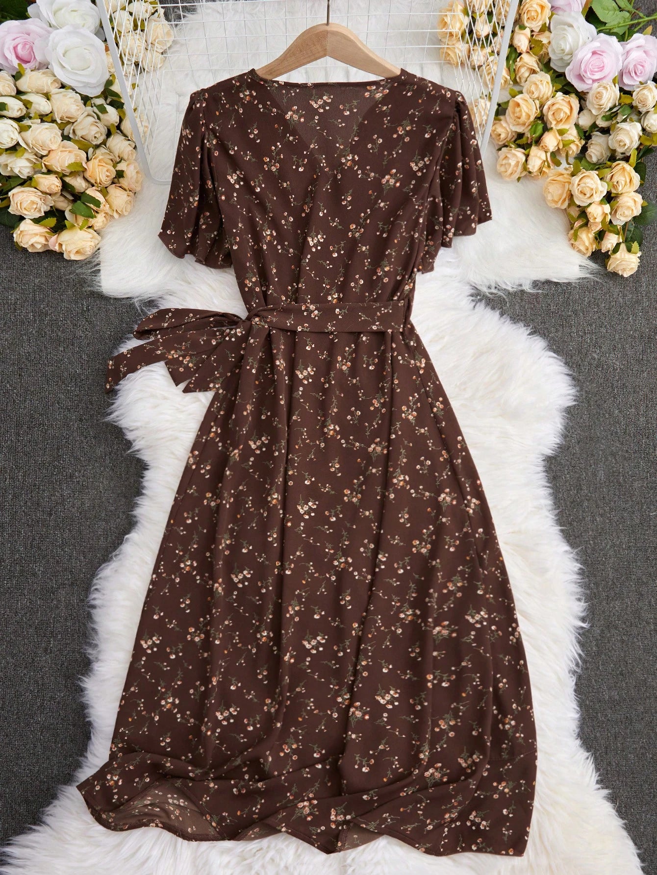 EMERY ROSE Summer Casual Ditsy Floral Print V-Neck Wrap Dress Maxi Women Outfit