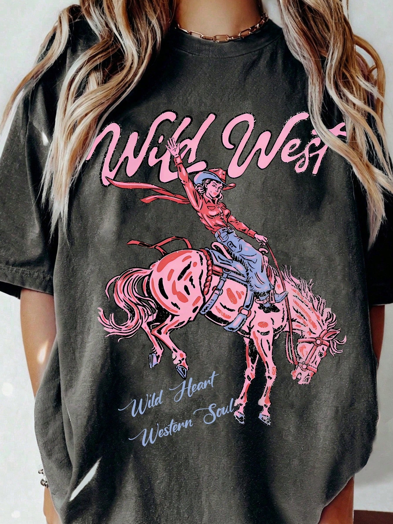 EMERY ROSE Western Graphic Tee Feeling Lucky Rodeo Shirt Retro Country Concert Top, Print Round Neck Casual Women T-Shirt, Lightweight Spring/Summer