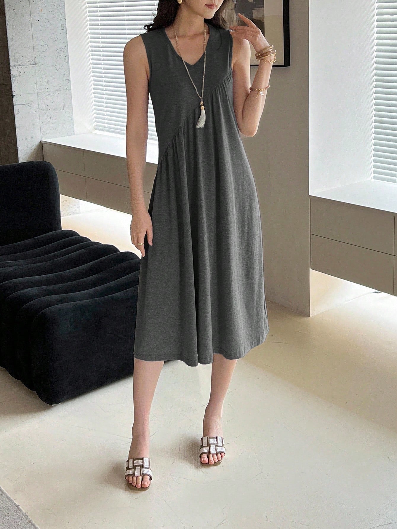 EMERY ROSE Women's Solid Color V-Neck Pleated Casual Midi Dress, Suitable For Daily Wear, Dates And Outings,Summer Women Cotton Comfy Long Basic Gray Dresses