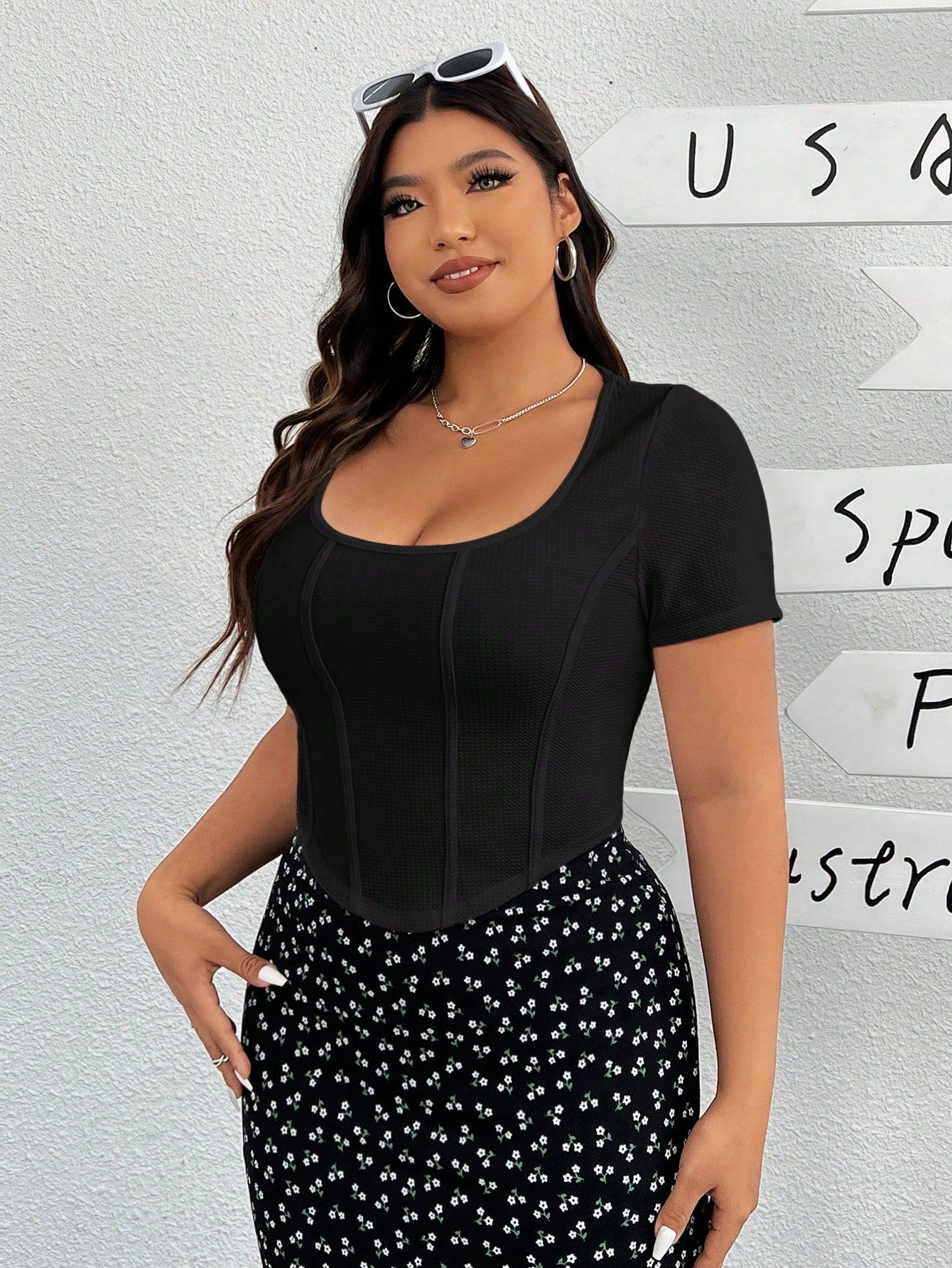 EZwear Plus Size Round Neck Short Sleeve T-Shirt With Tight Fit And Asymmetric Hemline For Summer Casual Wear