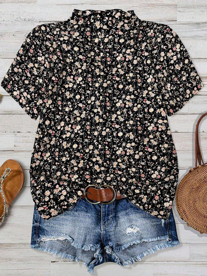Franclia Plus Size White Floral Heart Print Blouse For Women, V-Neck Ruffle Collar Puff Short Sleeve Boho Summer Shirt, Casual Vacation Holiday Tops Outfits