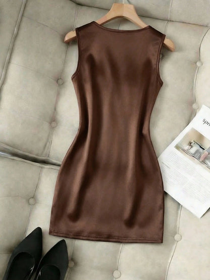 Franclia Women Summer Coffee Brown Satin Crossover V-Neck Sleeveless Pleated Bodycon Dress, Autumn Seksi Chic Date Night, Elegant Asymmetric Party Wear