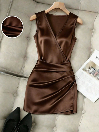 Franclia Women Summer Coffee Brown Satin Crossover V-Neck Sleeveless Pleated Bodycon Dress, Autumn Seksi Chic Date Night, Elegant Asymmetric Party Wear