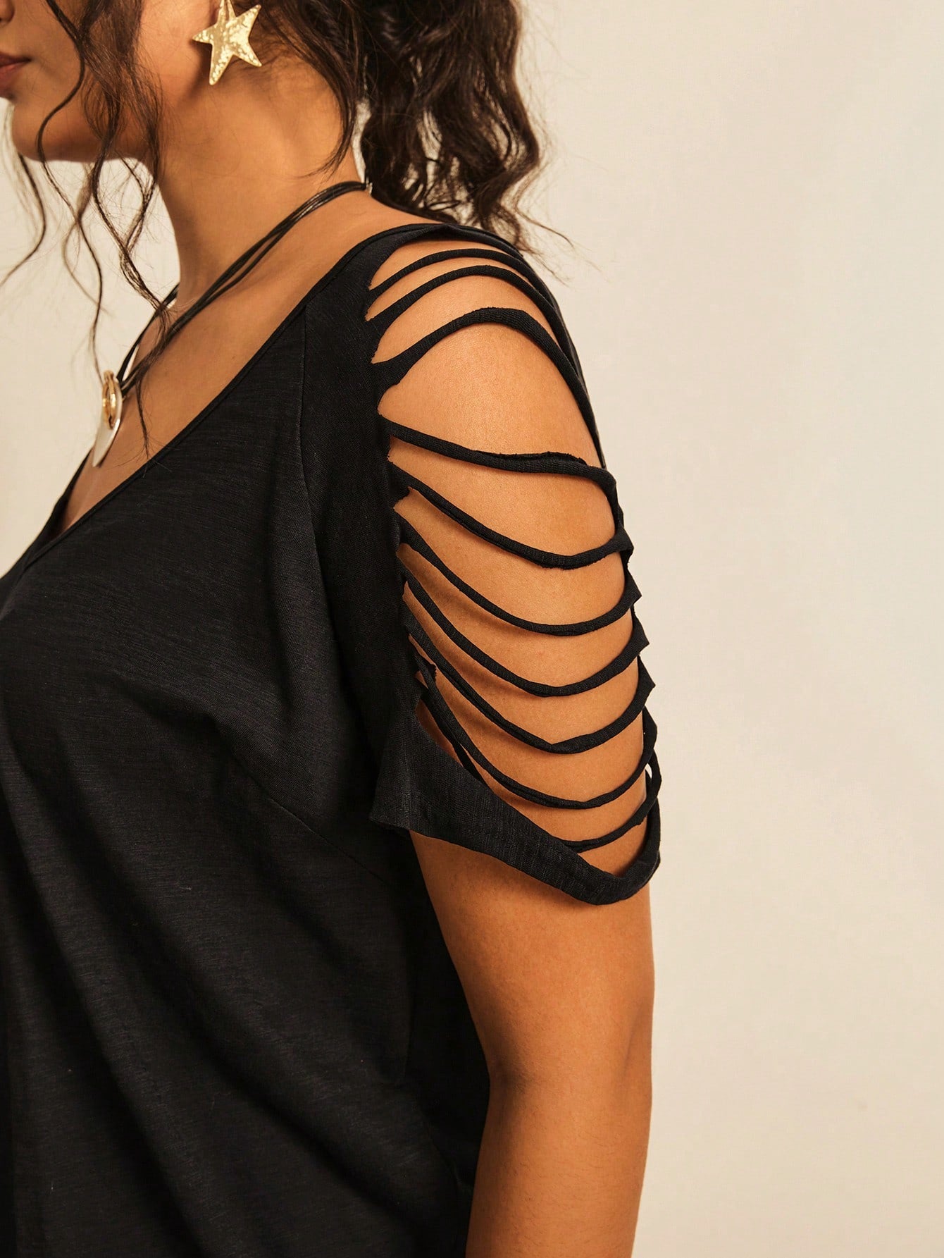 Freevana Plus Cut Out Raglan Sleeve Tee