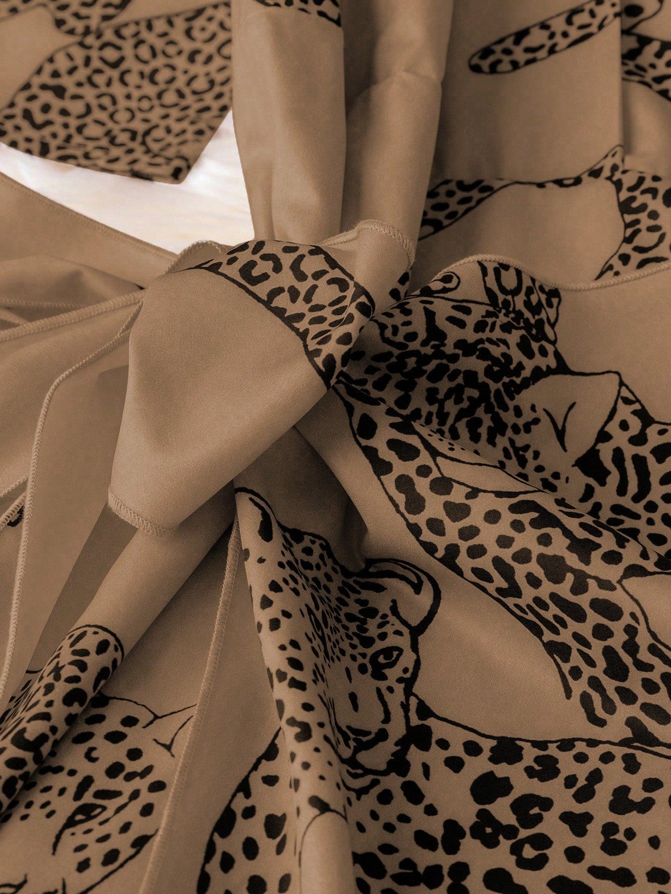 GlowEve Women's Elegant V-Neck Criss-Cross Tie Bow Leopard Animal Print Long Sleeve Midi Dress, Versatile For Commute, Vacation And All Seasons