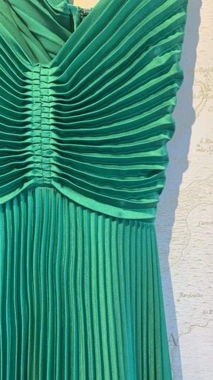 Green Pleated A-Line Prom Dress - V-Neck Satin Evening Party Gown