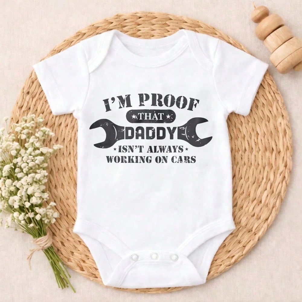 I'm Proof That Daddy Isn't Always Working On Cars Print Baby Short Sleeve Baby One-Piece Casual Triangle Style Romper Baby Bodysuit Skin- Gentle New Parent Gift New Born, Baby Shower Gift New Paren