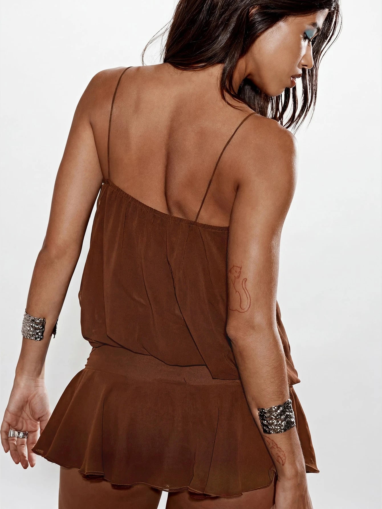 KIZN Strappy V-Neck Blouson Mini Dress Spaghetti Strap Club Party Flowy Ruffle Hem Summer Clubwear