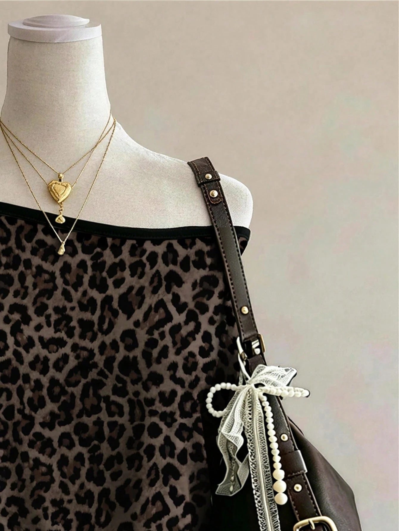 Lalippa Leopard Print Digital Print Fashion Minimalist Women's Large Scoop Neck Short Sleeve Drop Shoulder T-Shirt Friend's Gift