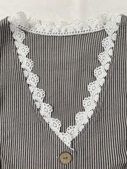 Linhara CURVE Plus Size Women's New Spring/Summer Series/V-Neck, Single Button Design, Lace Decor, No Waist Design, Short Women's Vest Top, Women's Summer Top Vintage Striped Vest Lace Decor V-Neck Si