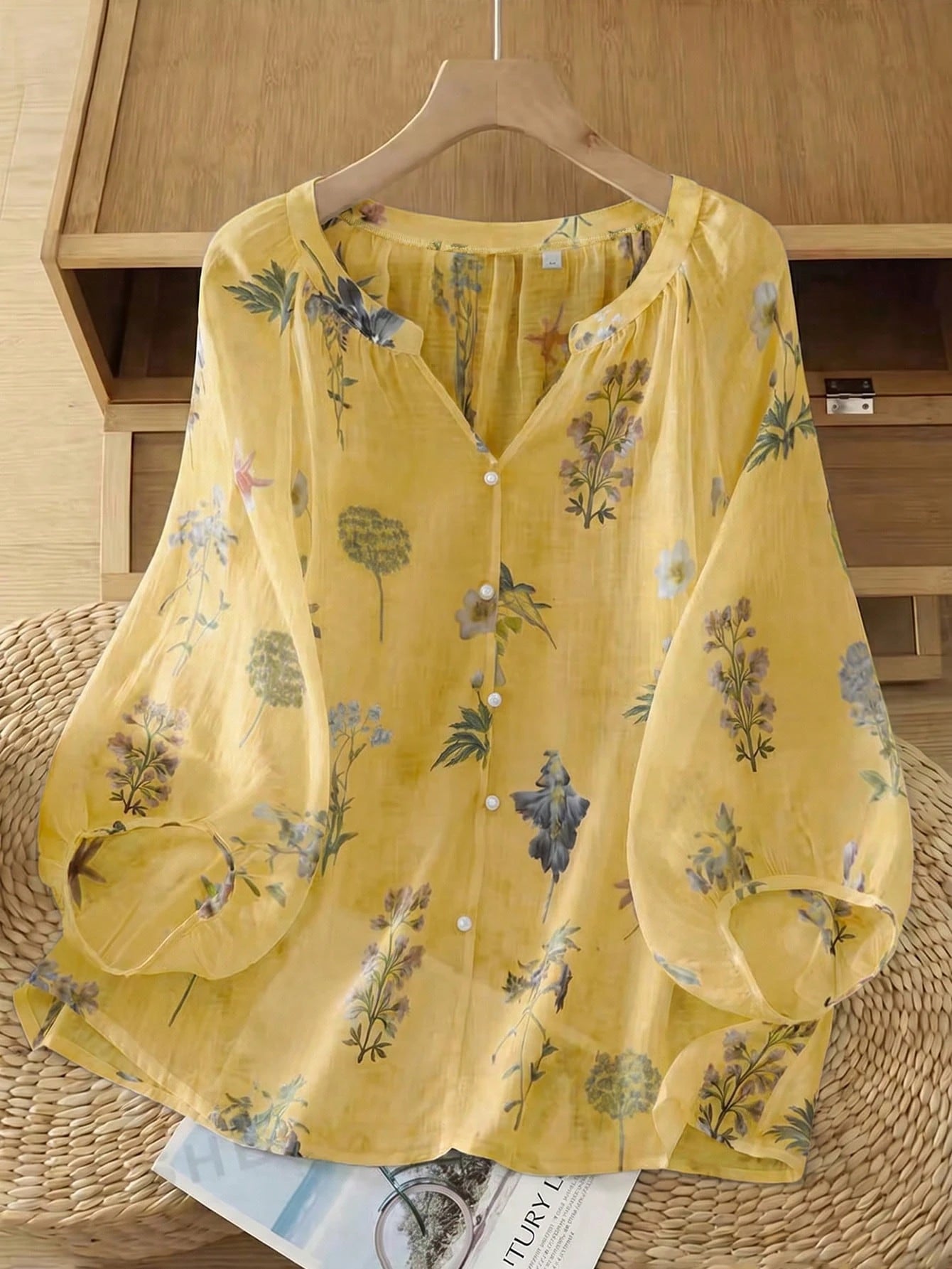 Linhara Vintage V-Neck Lantern Sleeve Loose Casual Plus Size Women Blouse