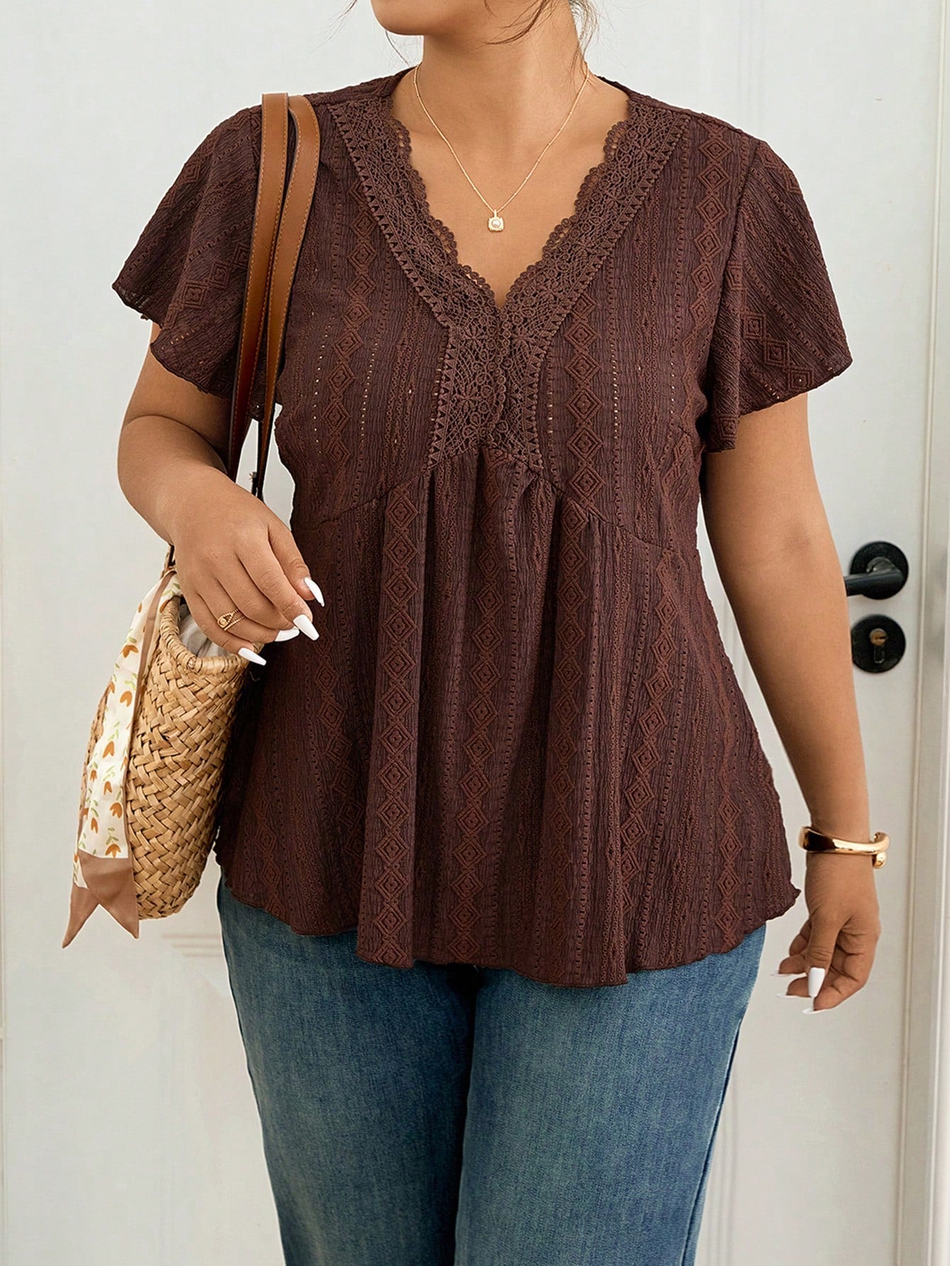 Lounesse Plus Size Tie Dye Floral V-Neck Lace Patchwork Textured T-Shirt For Women Dark Brown Top Blouse Summer Tops