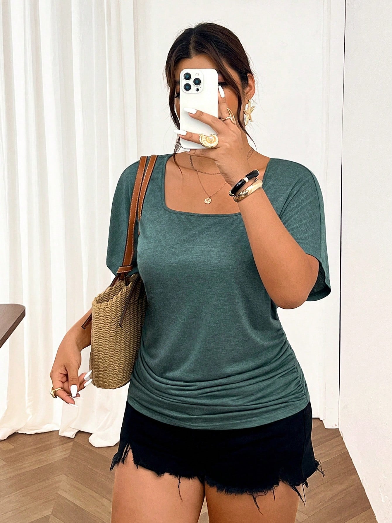 Lounesse Plus Size Women's Solid Color Pleated Casual Versatile Everyday Outing T-Shirt