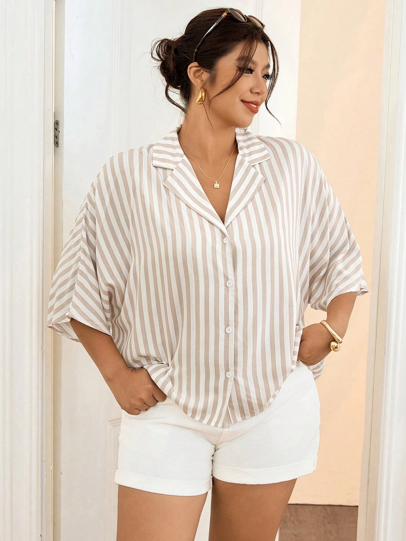 Lounesse Plus Size Women Striped Half Sleeve ShirtShorts Sets Apricot White Autumn 70s Beach Vacation Eleganza Holiday Vacation Outfits Curve