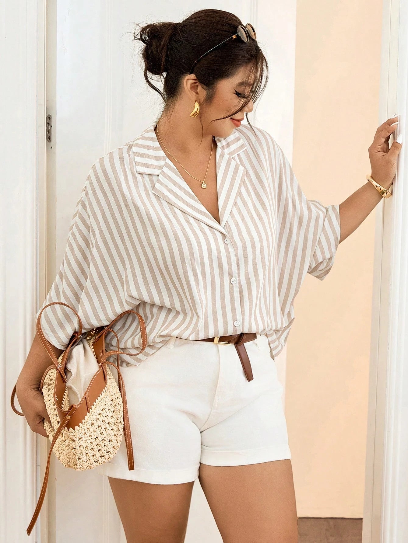 Lounesse Plus Size Women Striped Half Sleeve ShirtShorts Sets Apricot White Autumn 70s Beach Vacation Eleganza Holiday Vacation Outfits Curve