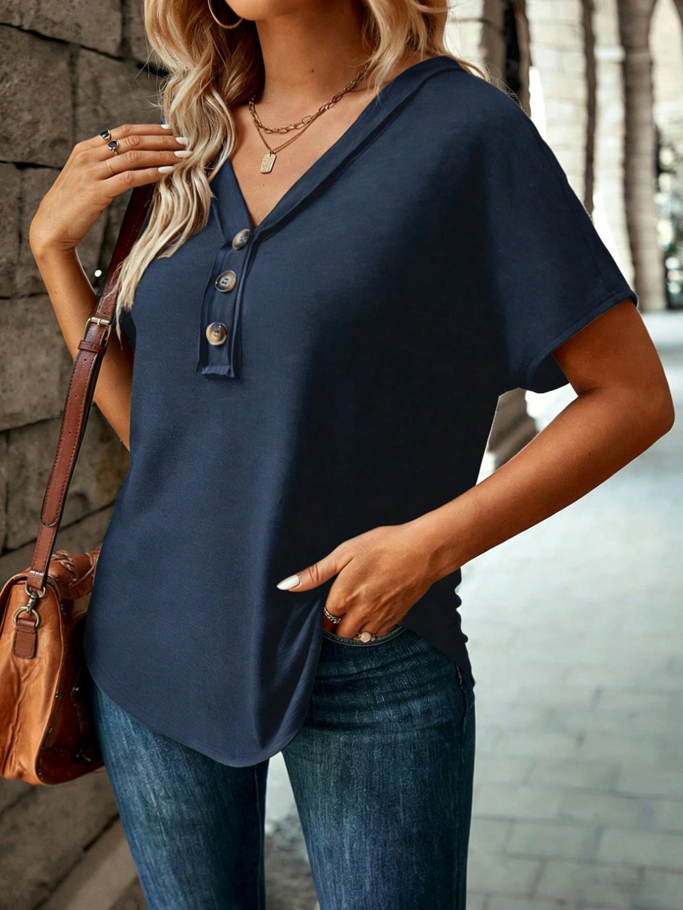 LUNE New Loose V-Neck Short Sleeve Casual Basic Plus Size T-Shirt With 3 Buttons