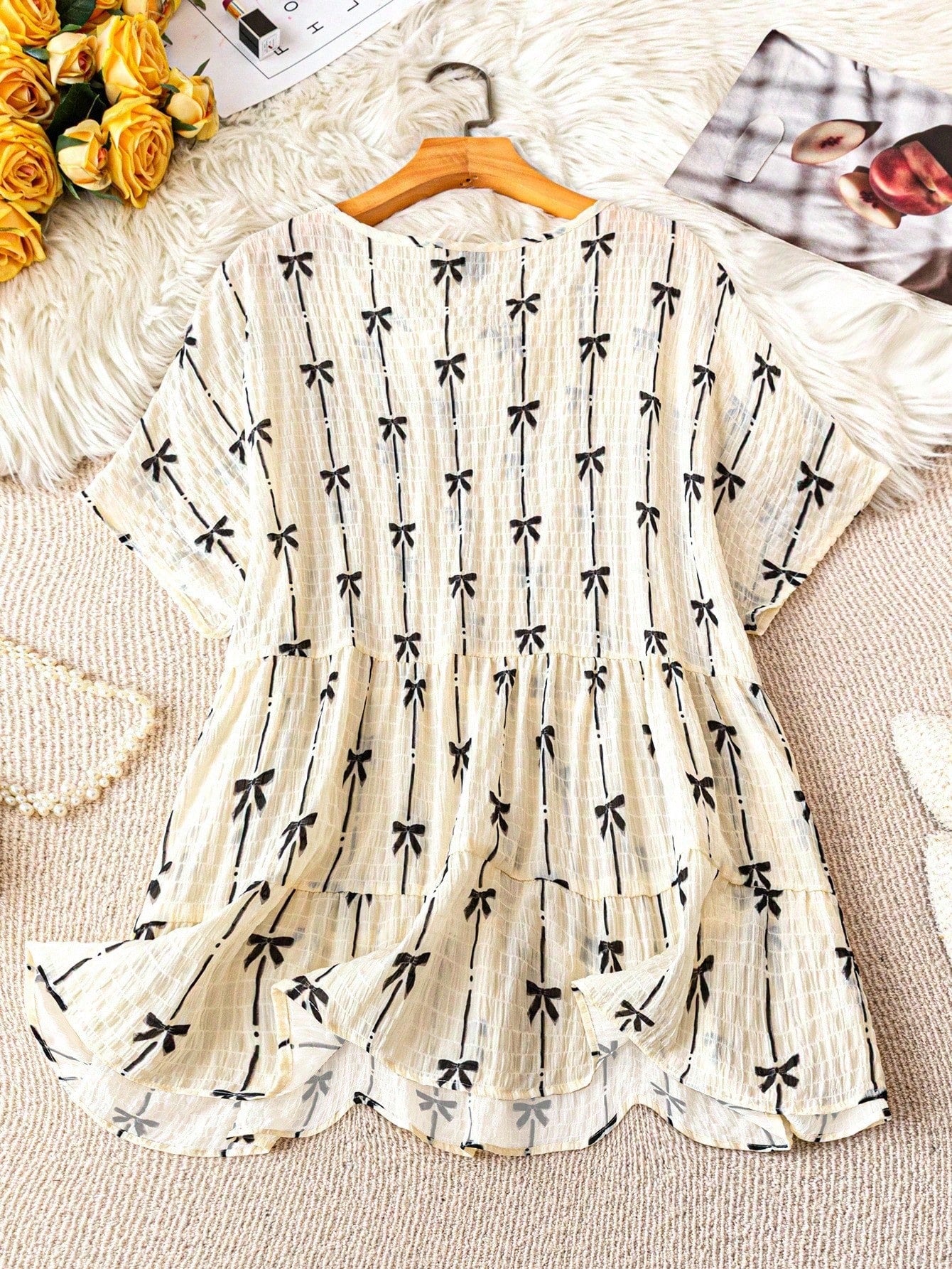 LUNE Plus Size Bow Print Short Sleeve Textured Round Neck Blouse