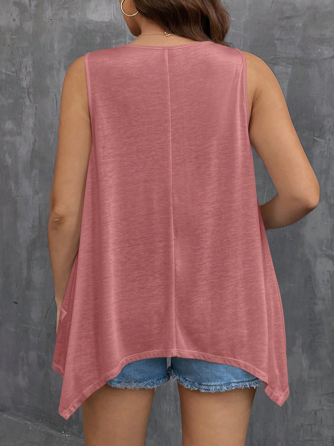 LUNE Plus Size Women Casual Sleeveless Top With Asymmetric Ruffle Hem And Round Neck