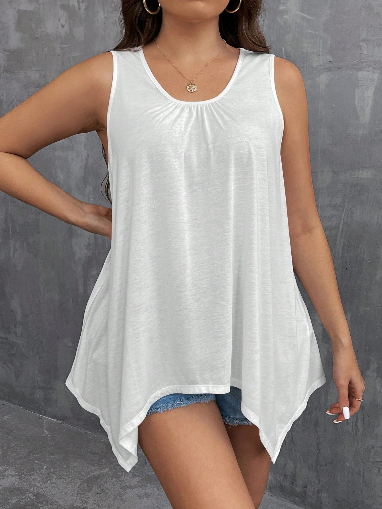 LUNE Plus Size Women Casual Sleeveless Top With Asymmetric Ruffle Hem And Round Neck