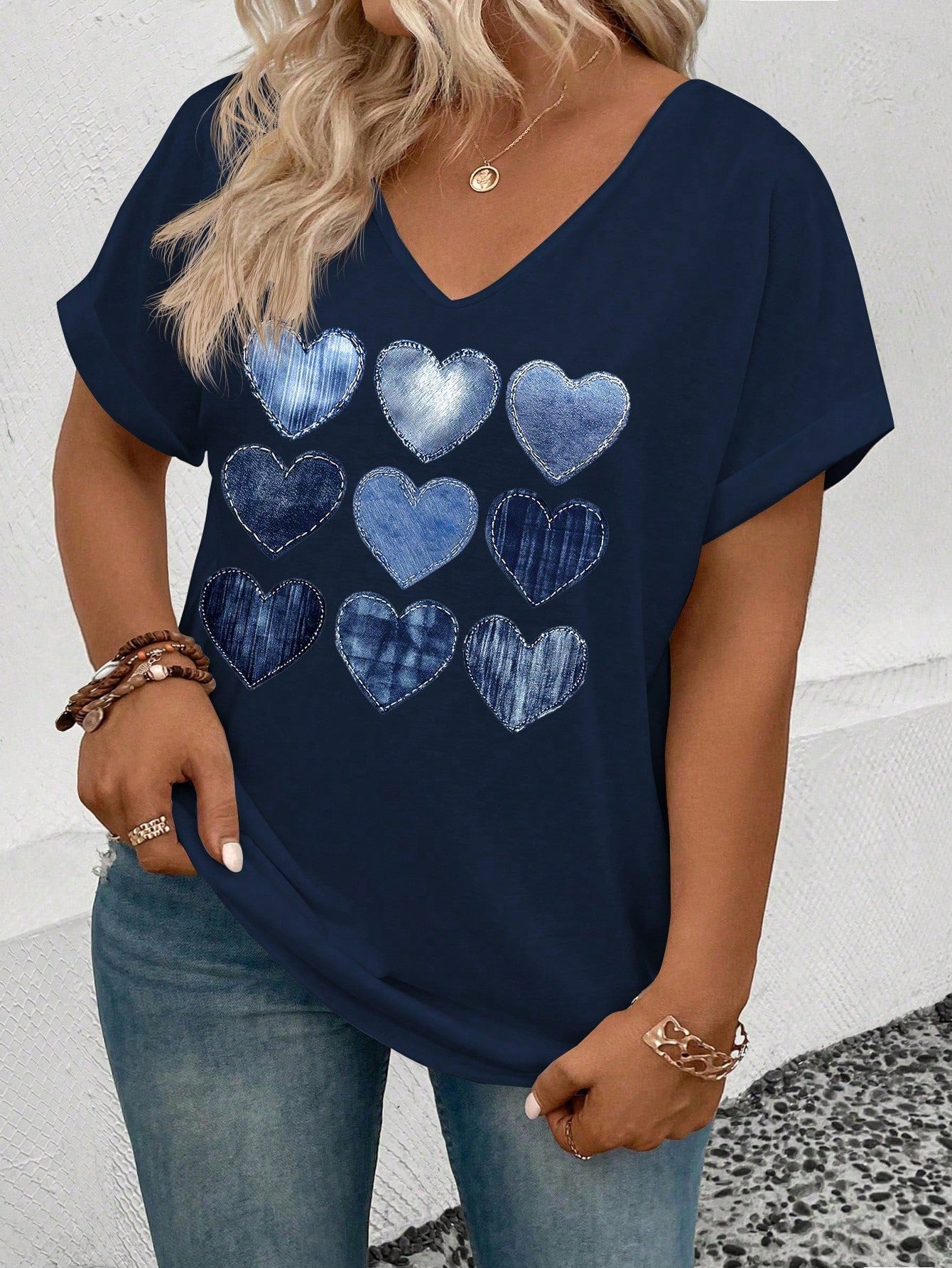 LUNE Plus Size Women Casual V-Neck Short Sleeve Fake Blue Heart Printed Tee