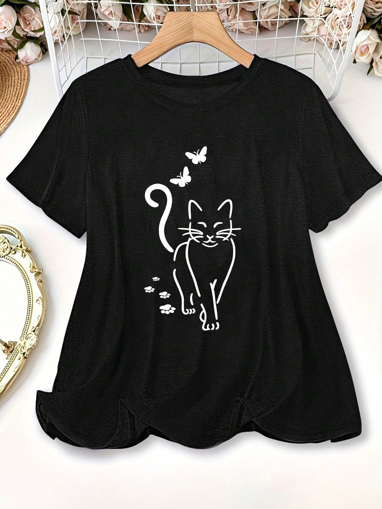 LUNE Plus Size Women Cute Cat & Butterfly Printed Casual Crew Neck Short Sleeve T-Shirt, Summer Top