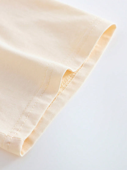 LUNE Women Wearing Round Neck, Short Sleeves, Printed Letters And Flowers On The Chest For Summer Short Sleeves