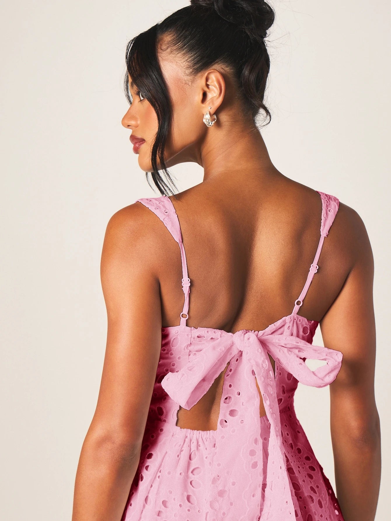 MISSGUIDED Eyelet Embroidered Square Neck Mini Dress With Bow Back And Adjustable Straps Summer Beach