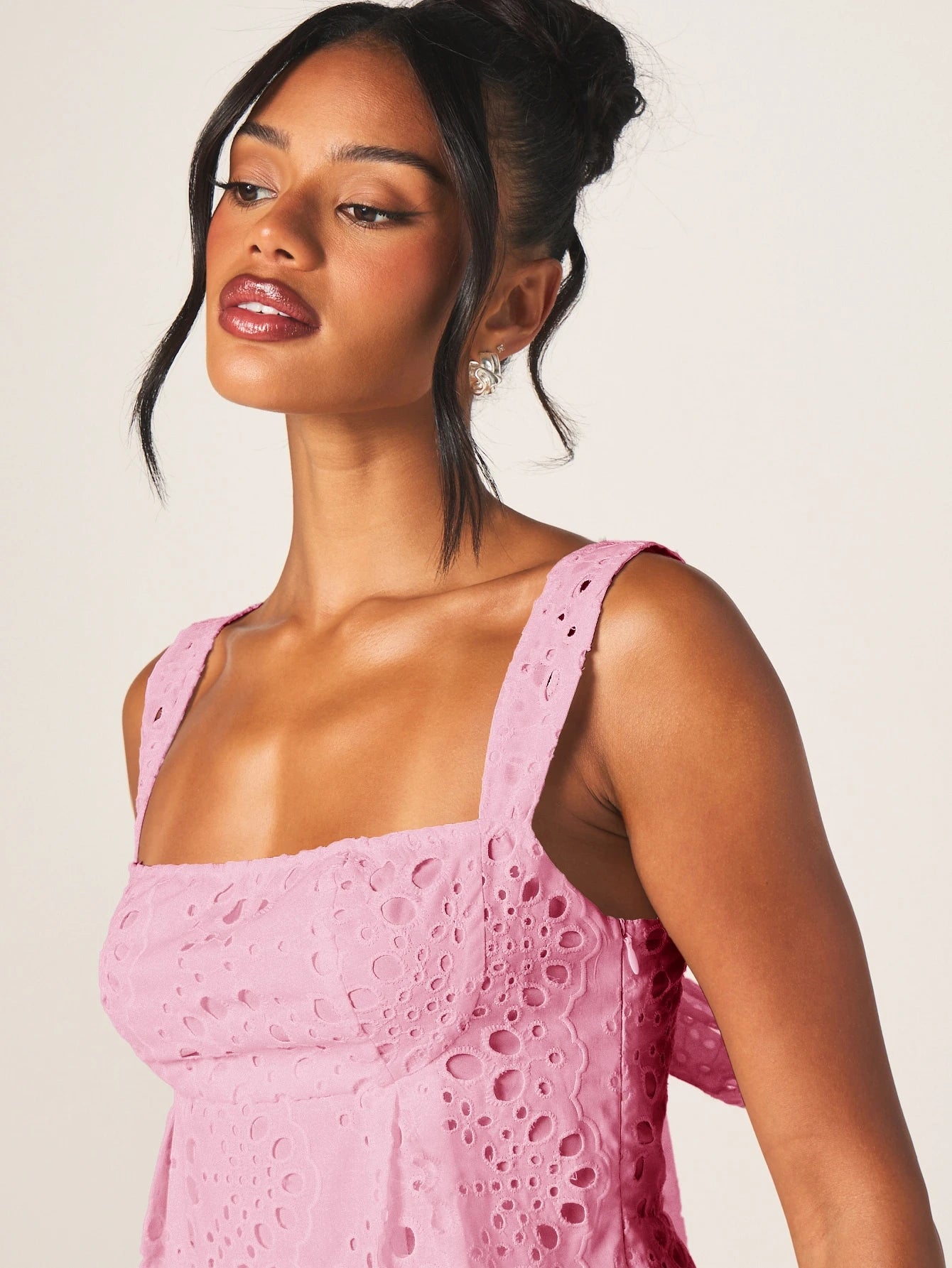 MISSGUIDED Eyelet Embroidered Square Neck Mini Dress With Bow Back And Adjustable Straps Summer Beach