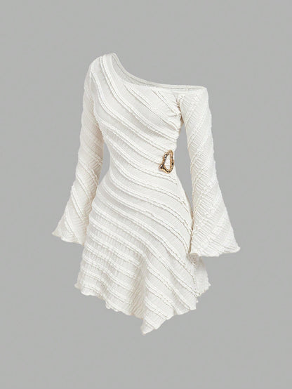 MOD Women's Off-White Autumn Elegant Sexy Tropical Cocktail Party Night Out Dress,Asymmetric Shoulder Flare Sleeve Multi-Layer Frill Trim Metal Decor