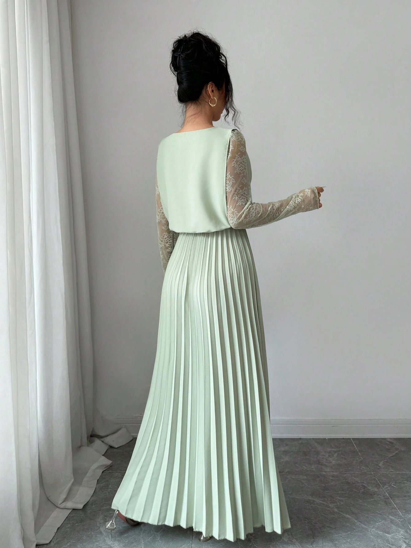 Modelyn Spring&Autumn Elegant Contrast Lace Round Neck Pleated Midi Dress,Sage Green Modest Party Dress For Women, Al-Adha Special Occasion Lady Dresses